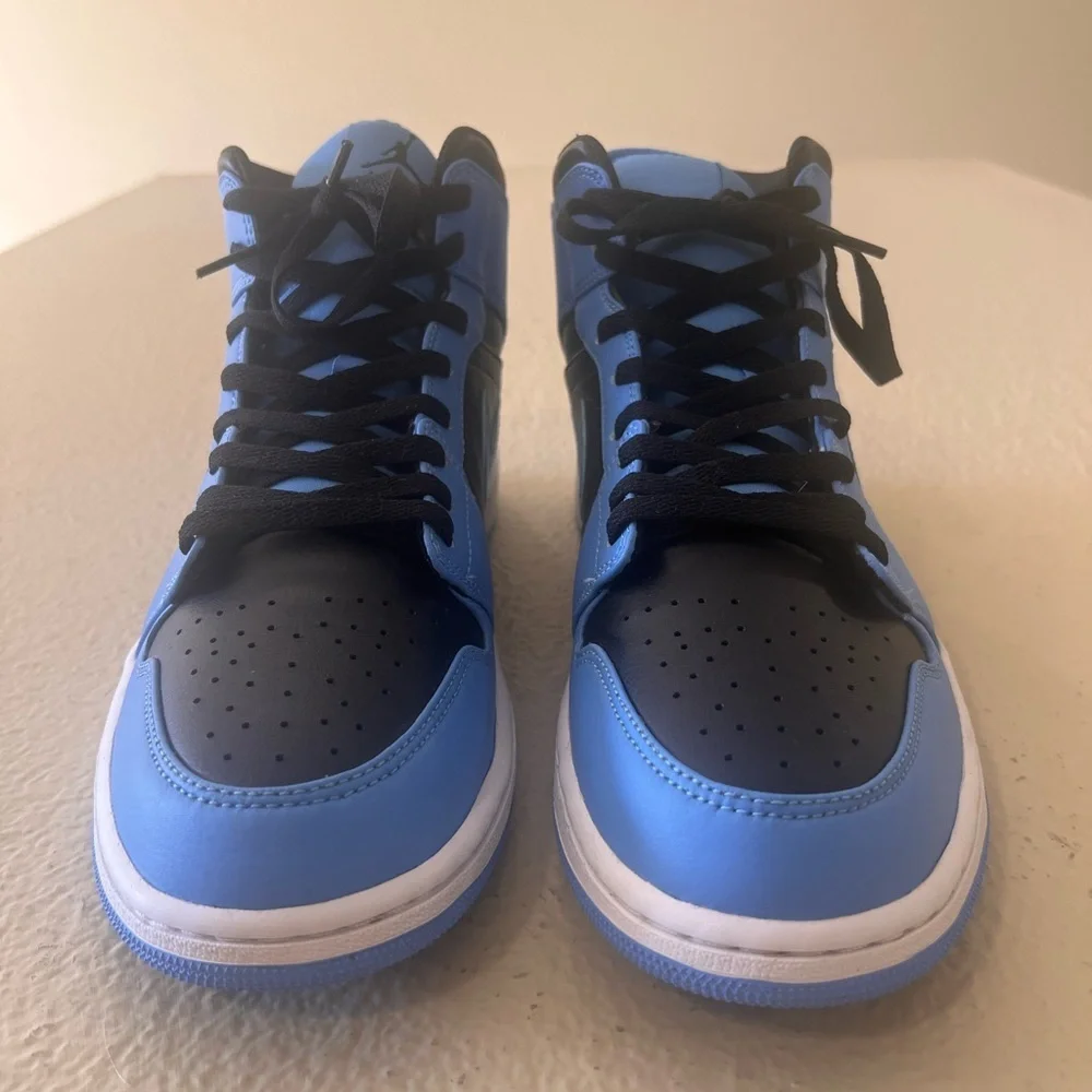 Nike Air Jordan 1 Mid University Blue Black Toe Men's Size 11 UNC